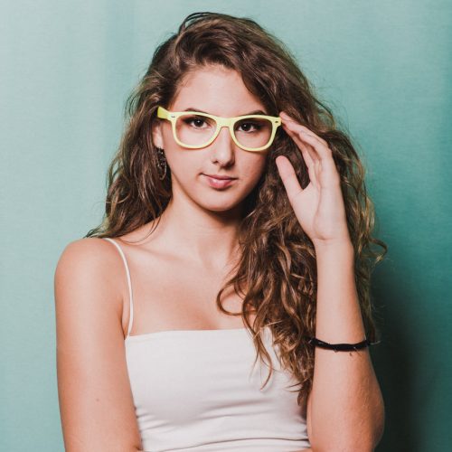 Gafas de atrezzo para Retromata, tu fotomatón para bodas en Marbella